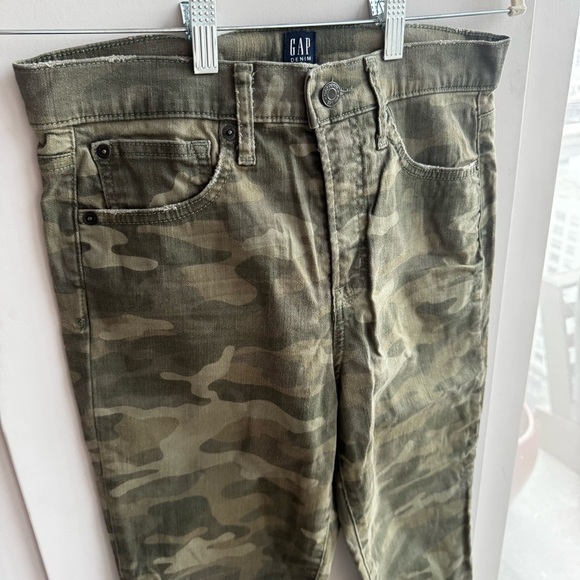 GAP Olive Camouflage Jeans - Picture 4 of 6